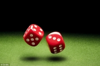 Η κυβέρνηση παρά το φιάσκο διαρρέει ότι έχει βρει 183 βουλευτές και ο ΣΥΡΙΖΑ θεωρεί δεδομένες τις εκλογές στις 22 Μαρτίου