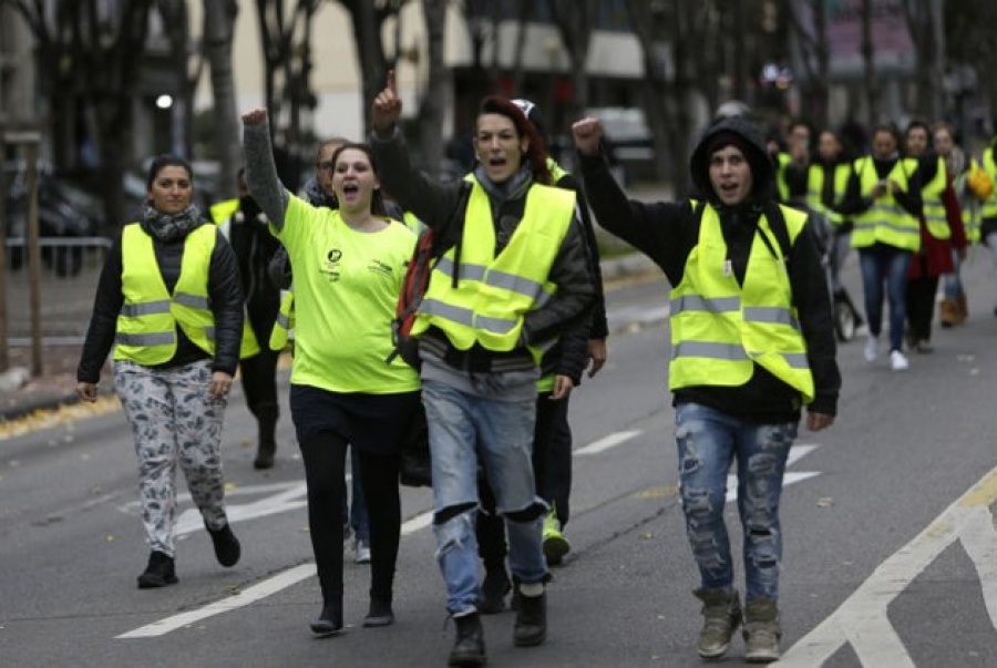 Γαλλία: Τους εννέα έφθασε ο απολογισμός των νεκρών από τις κινητοποιήσεις των κίτρινων γιλέκων