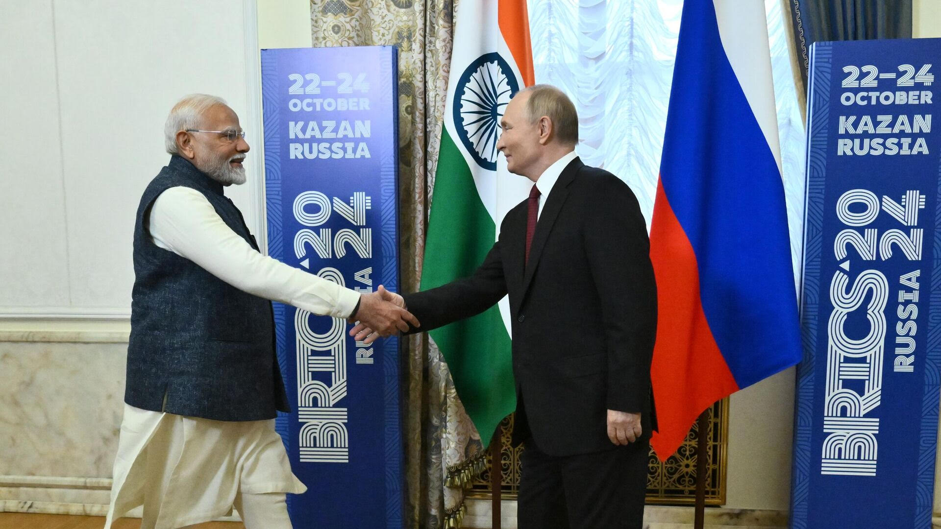 PUTIN_MODI_BRICS.jpg