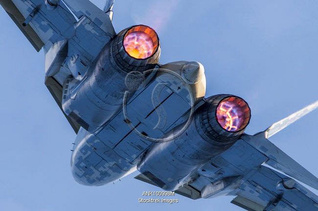 ank100998m-Close-up-of-the-jet-engines-in-afterburner-on-a-Su.jpg