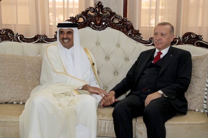 cumhurbaskani-erdogan-katar-emiri-ile-gorustu-12147521_amp.jpeg