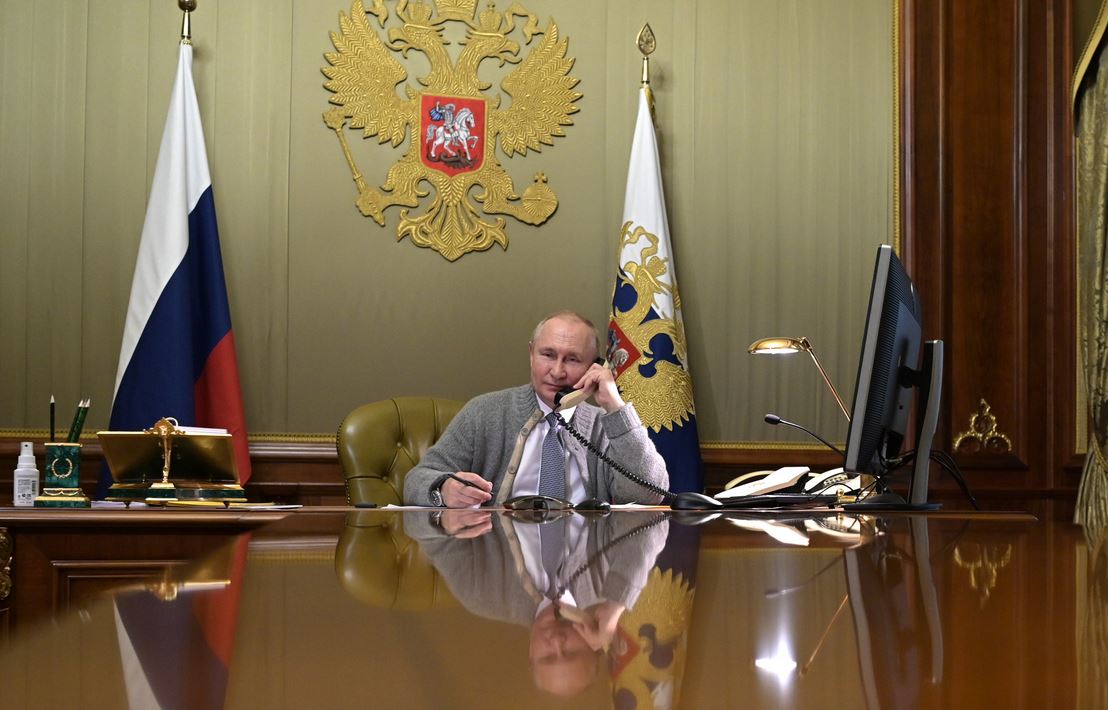 putin_phone.JPG