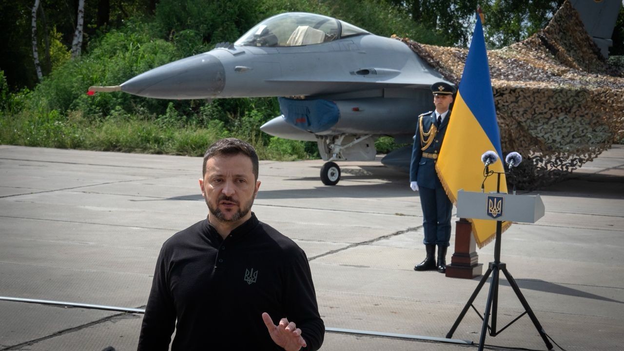 zelensky_f16_1.jpg