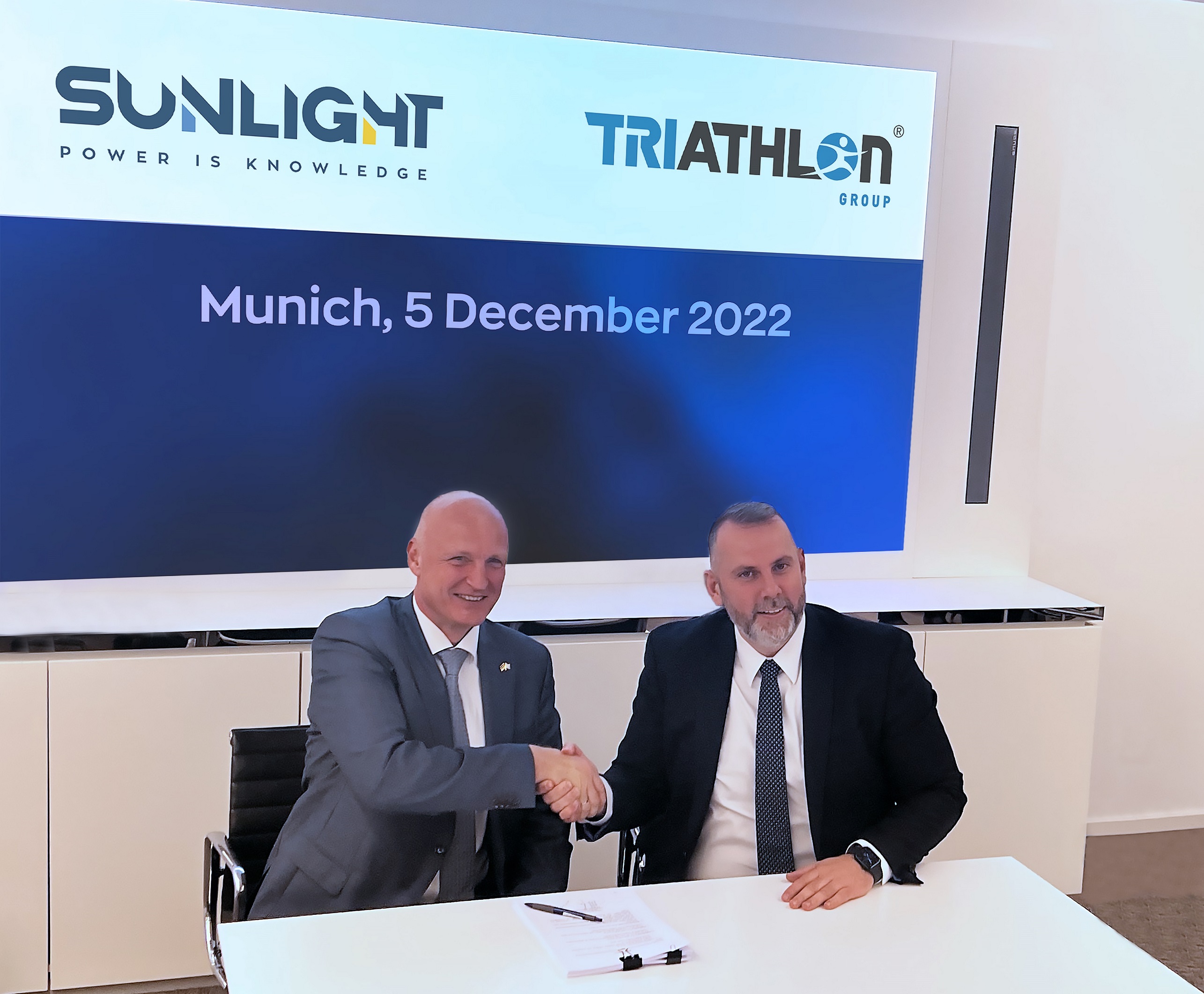 Sunlight_-Triathlon_agreement__Signing_2.jpg