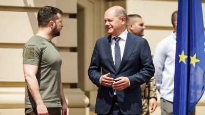 Γερμανία: Η οικονομία σε ύφεση αλλά ο Scholz ανακοίνωσε στρατιωτική βοήθεια 1,4 δισ. ευρώ για την Ουκρανία