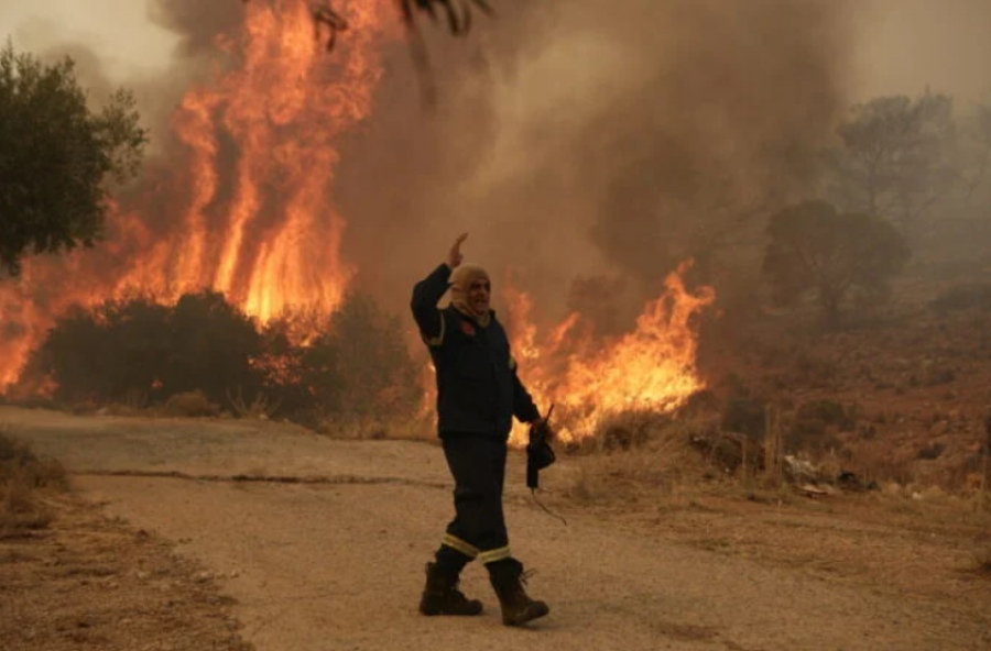 Πυρκαγιά στον Βαρνάβα: Ανοίγει το Ολυμπιακό Στάδιο για τους πυρόπληκτους