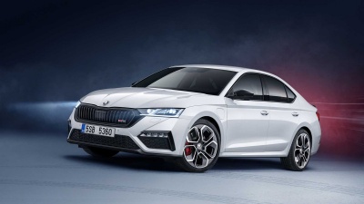 Επίσημα η νέα υβριδική Skoda Octavia RS iV με 245 άλογα