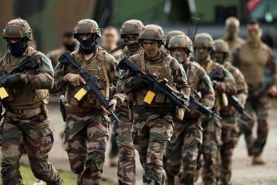 Επικίνδυνος ο Macron, η Γαλλία θα εκπαιδεύσει πλήρη ταξιαρχία για τις ουκρανικές ένοπλες δυνάμεις
