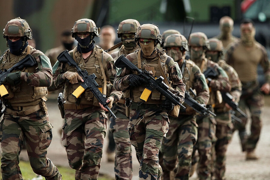 Επικίνδυνος ο Macron, η Γαλλία θα εκπαιδεύσει πλήρη ταξιαρχία για τις ουκρανικές ένοπλες δυνάμεις