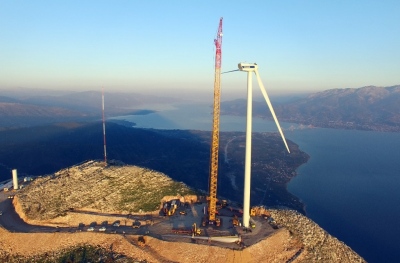 Συλλογή υπογραφών και κάλεσμα για αγώνα κατά των ανεμογεννητριών στη Ναυπακτία – Ξεσηκωμός για 142 νέα τέρατα σε βουνό και θάλασσα