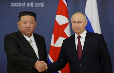Ύμνοι Kim σε Putin: Στηρίζουμε τη Ρωσία – Ακατάλυτοι δεσμοί αδελφών στα όπλα