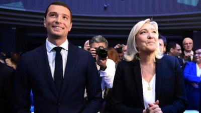 Γαλλία: Ο εκλεκτός της Le Pen θεωρεί τη Ρωσία απειλή για την ασφάλεια της Ευρώπης… αλλά δεν θα στείλει στρατό στην Ουκρανία