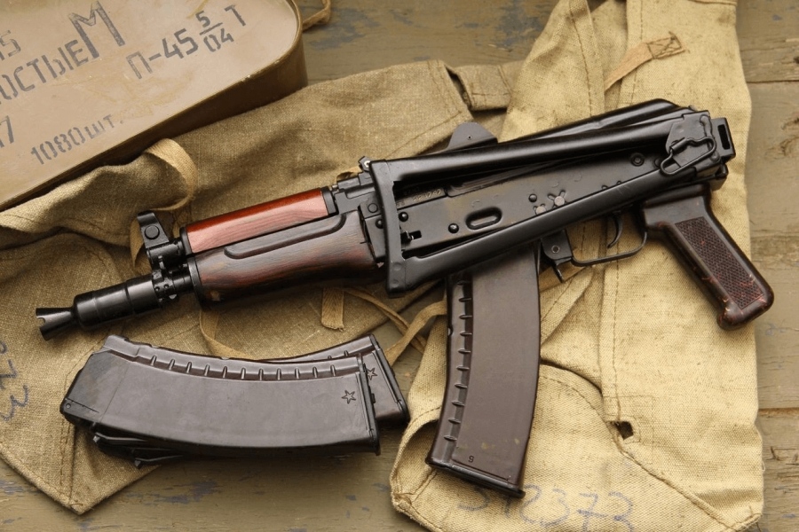 AKS-74U: Η μικρόσωμη “Σκύλλα” του Μιχαήλ Καλάσνικωφ δαγκώνει ακόμη