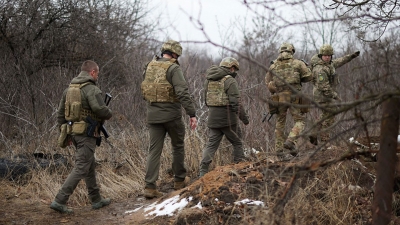Παράθυρο αποκλιμάκωσης της έντασης - Αποχώρηση ρωσικών στρατευμάτων από τα σύνορα με Ουκρανία