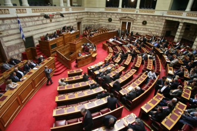 Βουλή: Σε υψηλούς τόνους η συζήτηση επί της πρότασης δυσπιστίας κατά του Σταϊκούρα - Σφοδρή σύγκρουση Μητσοτάκη με Τσίπρα για οικονομία και ελληνοτουρκικά