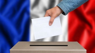 Γαλλία: Στις κάλπες οι ψηφοφόροι για τον α΄γύρο των Βουλευτικών εκλογών - Υπέρ της Le Pen ο ένας στους τρεις