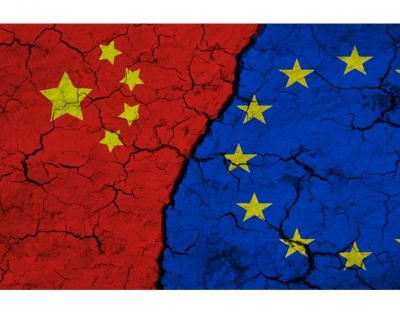 Πυρά Κίνας προς ΕΕ: Καταγγέλλει την επιβολή δασμών στα EV ως πολιτικοποίηση και εφαρμογή δύο μέτρων και δύο σταθμών