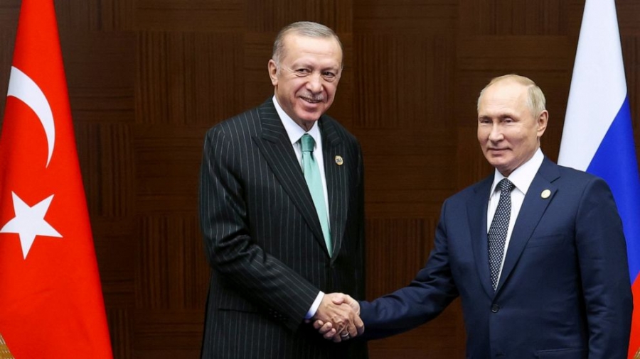 Φιλικές σχέσεις με τη Ρωσία επιθυμεί το 73% των Τούρκων - «Εχθρός» οι ΗΠΑ για το 90%
