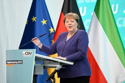 Ηχηρή παρέμβαση Merkel: Η Ευρώπη είναι η ασφάλεια της ζωής μας, να αντιδράσουμε ενωμένοι στον «ιδιαίτερο» Trump