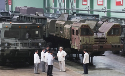 Τύμπανα πολέμου από Kim: Η Βόρεια Κορέα πρόκειται να διπλασιάσει την παραγωγή όπλων της