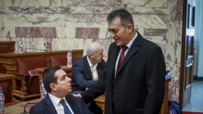 Ένταση μεταξύ Βρούτση και Μηταράκη για τα σενάρια «τιτλοποίησης» χρεών