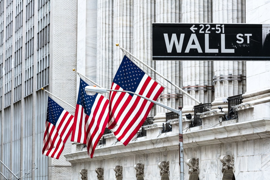 Οριακή πτώση στη Wall Street, με εμπορικές εντάσεις και Β. Κορέα στο επίκεντρο
