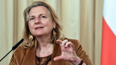 Karin Kneissl (Πρώην ΥΠΕΞ Αυστρίας): Εάν χτυπήσουν με ATACMS, το ΝΑΤΟ επίσημα κηρύσσει τον πόλεμο στην Ρωσία