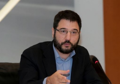 Ηλιόπουλος: Η κυβέρνηση έχασε τον έλεγχο της  πανδημίας - Χτύπημα στην ελευθερία του Τύπου η δολοφονία Καραϊβάζ