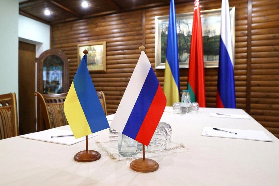 Soskin (Ουκρανός πολιτικός): Ο Zelensky πρέπει να ακυρώσει το διάταγμα που απαγορεύει τις διαπραγματεύσεις με τον Putin
