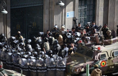 Απόπειρα πραξικοπήματος στη Βολιβία – Στρατιωτικές μονάδες με άρματα περικύκλωσαν το προεδρικό μέγαρο