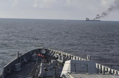 Νέα επίθεση των Houthis σε πλοίο στον Κόλπο του Άντεν – Έπληξαν πλοίο του ναυτικού κολοσσού Maersk με σημαία των ΗΠΑ