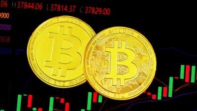 To Bitcoin «προβλέπει» νίκη Trump στις ΗΠΑ - Η τιμή του ξεπέρασε τα 71.000 δολ.