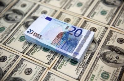Υποχώρηση του ευρώ - Στο 1,22 δολ. ενόψει της συνεδρίασης της ΕΚΤ (25/1)