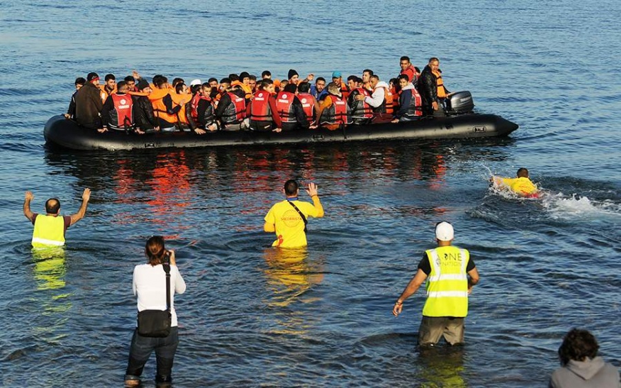 Στην επίταξη ακινήτων στα νησιά για τις κλειστές δομές προχωρά η κυβέρνηση - Αντιδράσεις από την αντιπολίτευση και την περιφέρεια Βορείου Αιγαίου