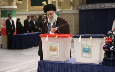 Εκλογές στο Ιράν: Ένας μεταρρυθμιστής εναντίον ενός υπερσυντηρητικού στον β' γύρο
