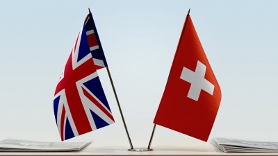 Συμφωνία για συνέχιση των εμπορικών τους σχέσεων μετά το Brexit υπέγραψαν Βρετανία - Ελβετία