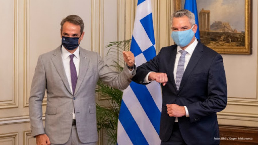 Αυστριακός Τύπος: Ο Nehammer προσέφερε στην Ελλάδα υποστήριξη στην προστασία των συνόρων