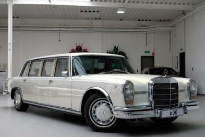 Αυτή η κλασική Mercedes-Benz 600 Pullman έχει τις ανέσεις μιας Maybach 62