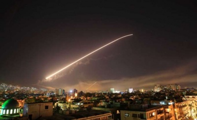 Συρία: Τα συστήματα αντιαεροπορικής άμυνας αναχαίτισαν εχθρικούς στόχους κοντά στη Δαμασκό