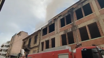 Φωτιά σε κτίριο στο Μεταξουργείο