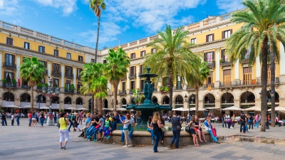 Τέλος στις βραχυχρόνιες ενοικιάσεις διαμερισμάτων σε τουρίστες από το 2028 βάζει η Βαρκελώνη