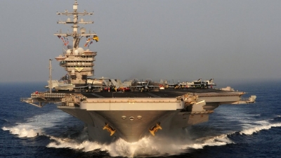 Συνεκπαίδευση με τη δύναμη κρούσης του αμερικανικού αεροπλανοφόρου «USS Eisenhower»
