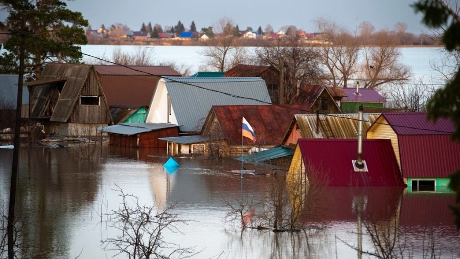 Ρωσία - Ουράλια: Εκκενώσεις περιοχών που απειλούνται από πλημμύρες - Επηρεάζει 160.000 κατοίκους