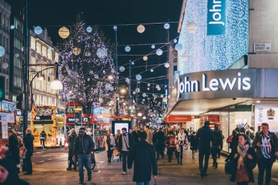 Λονδίνο: Πανικός στην Oxford Street από μία σπασμένη... βιτρίνα!