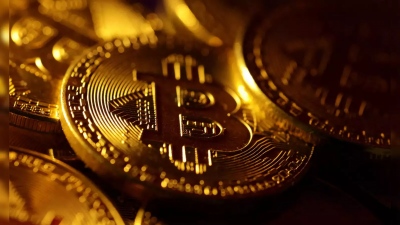 Νέο υψηλό για το bitcoin με ράλι πάνω από τα 94.000 δολ.