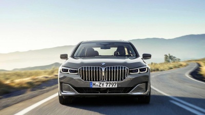 Νέα BMW 7 με ακόμη μεγαλύτερη μάσκα και νέα V8 έκδοση