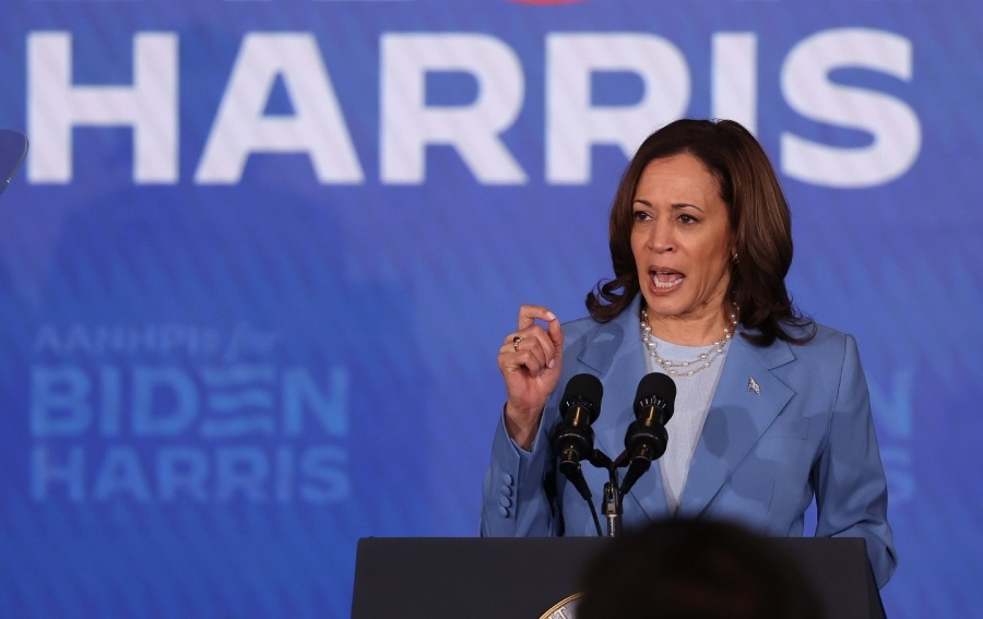 ΗΠΑ: Κατρακύλα των Δημοκρατικών της Kamala Harris - Διαφημιστική καμπάνια με νεαρό... να αυνανίζεται