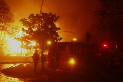 Los Angeles: Τουλάχιστον 2 νεκροί και πολλοί τραυματίες στις πυρκαγιές - 1.000 κτίρια καταστράφηκαν από τις φλόγες