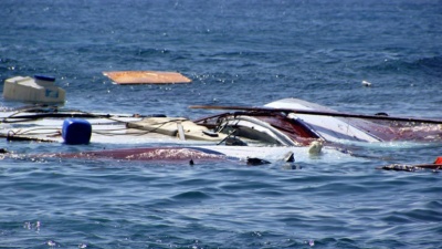 Toυλαχιστον 25 νεκροί σε ναυάγιο στα διεθνή ύδατα, βόρεια της Λιβύης