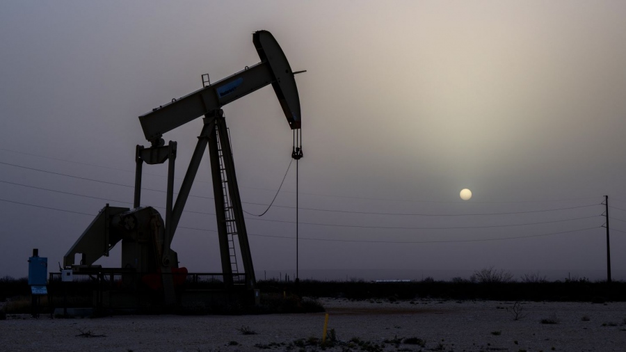 Καταρρέει το πετρέλαιο - Χαμηλό 8 μηνών, λόγω φόβων για ύφεση στις ΗΠΑ
